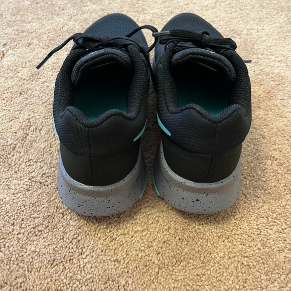 Nike Black and Teal Women’s Athletic Shoes - Picture 3 of 6